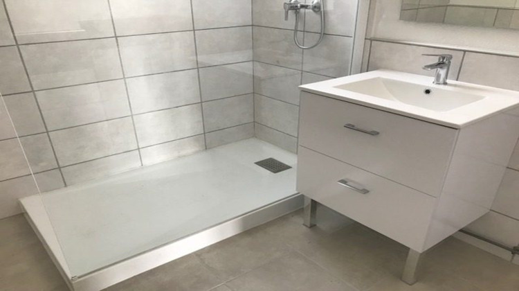 Ma-Cabane - Location Appartement Montrond-les-bains, 54 m²