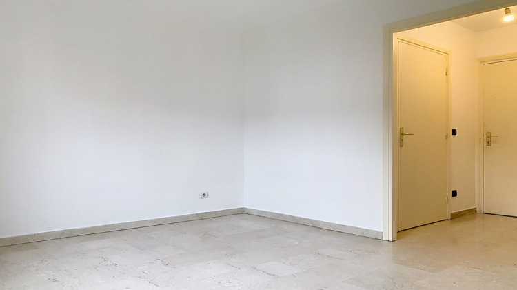 Ma-Cabane - Location Appartement MOUGINS, 16 m²