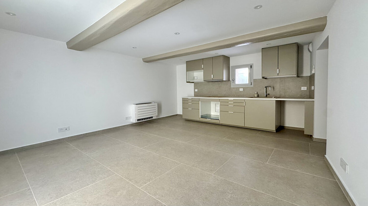 Ma-Cabane - Location Appartement MOURIES, 32 m²