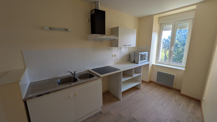 Ma-Cabane - Location Appartement MOYRAZES, 80 m²