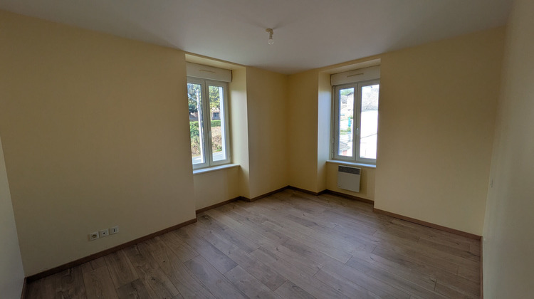 Ma-Cabane - Location Appartement MOYRAZES, 80 m²