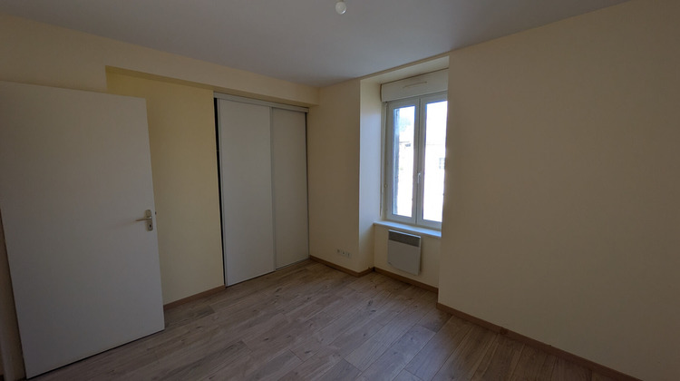 Ma-Cabane - Location Appartement MOYRAZES, 80 m²