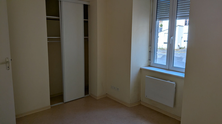 Ma-Cabane - Location Appartement MOYRAZES, 80 m²