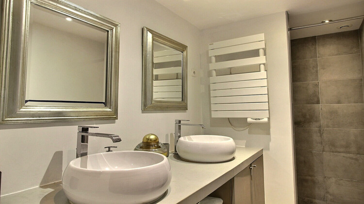 Ma-Cabane - Location Appartement NANTERRE, 240 m²