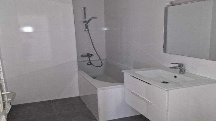 Ma-Cabane - Location Appartement NANTERRE, 67 m²