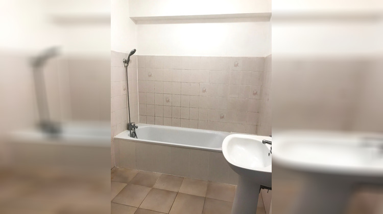 Ma-Cabane - Location Appartement NEGREPELISSE, 57 m²