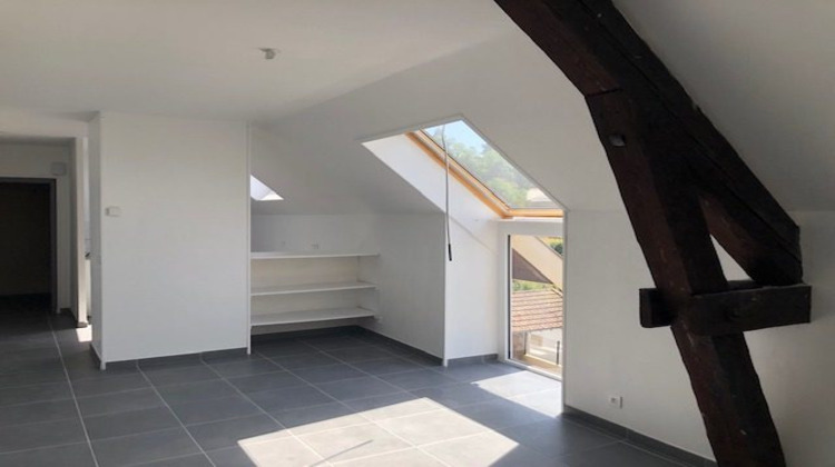 Ma-Cabane - Location Appartement Néronde, 70 m²