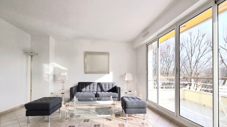 Ma-Cabane - Location Appartement NEUILLY-SUR-SEINE, 66 m²