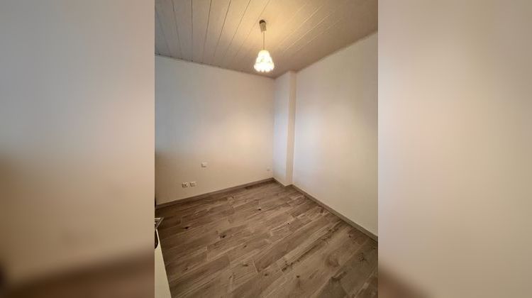 Ma-Cabane - Location Appartement Neulise, 30 m²