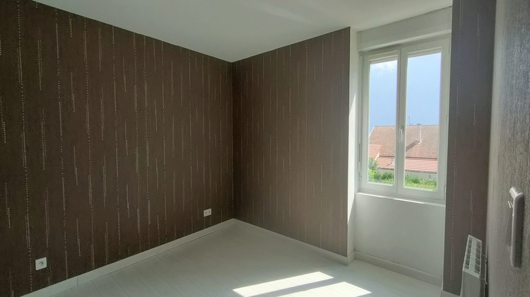 Ma-Cabane - Location Appartement Neulise, 110 m²