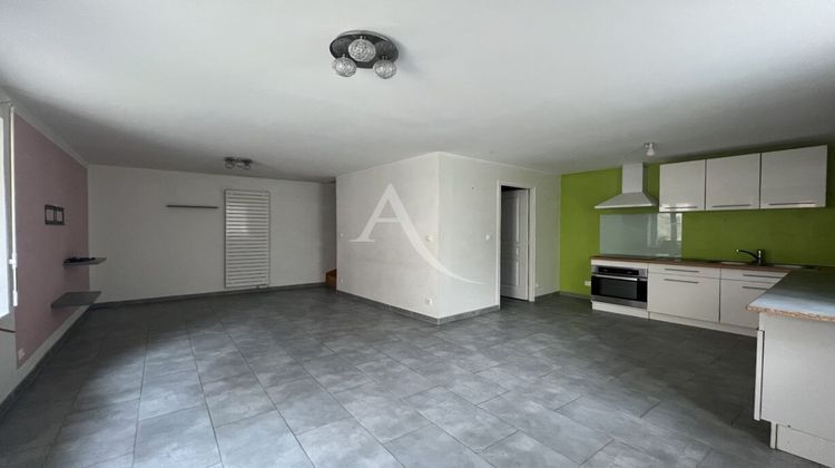 Ma-Cabane - Location Appartement NEUVILLE-AUX-BOIS, 45 m²