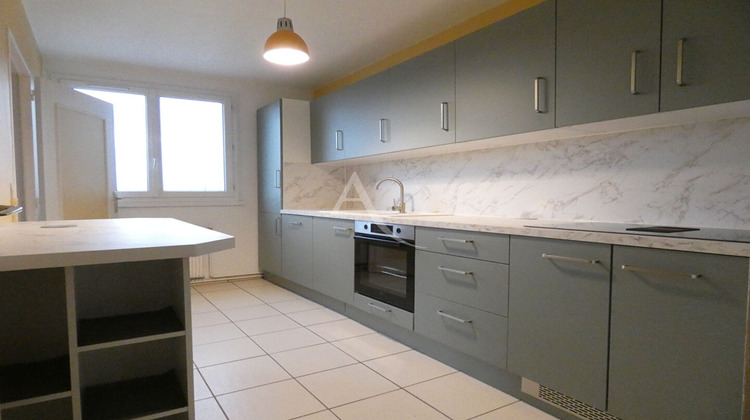 Ma-Cabane - Location Appartement NEUVILLE-AUX-BOIS, 50 m²