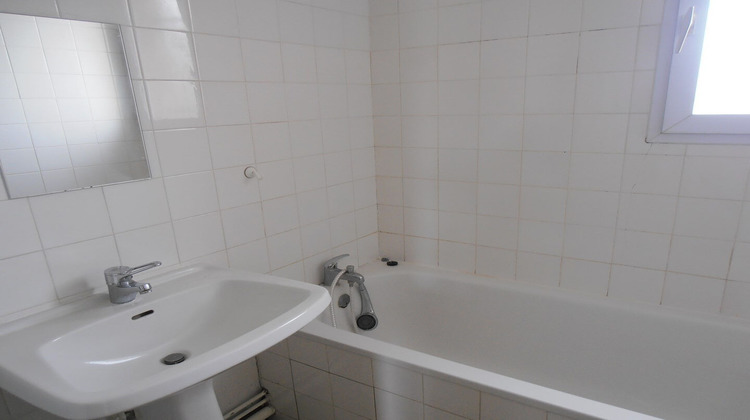 Ma-Cabane - Location Appartement NEUVILLE-DE-POITOU, 58 m²