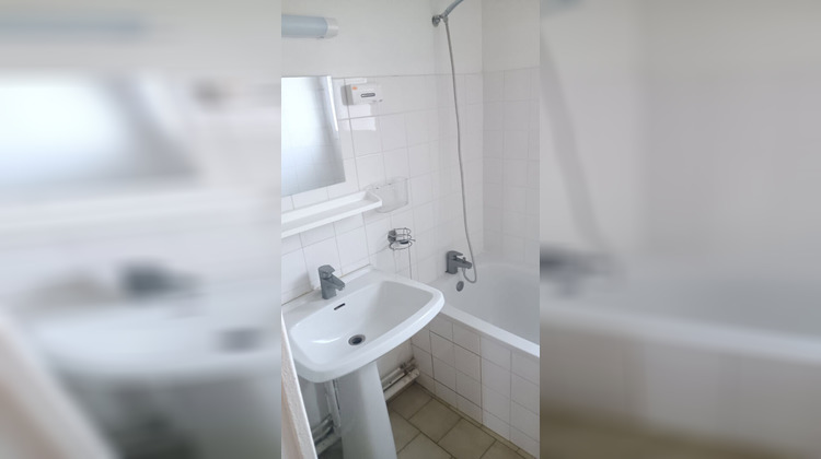 Ma-Cabane - Location Appartement NEUVILLE-DE-POITOU, 45 m²