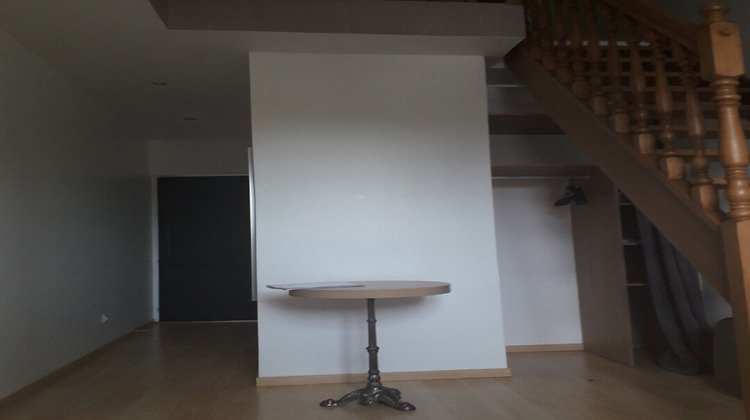 Ma-Cabane - Location Appartement NEUVILLE-SUR-OISE, 16 m²