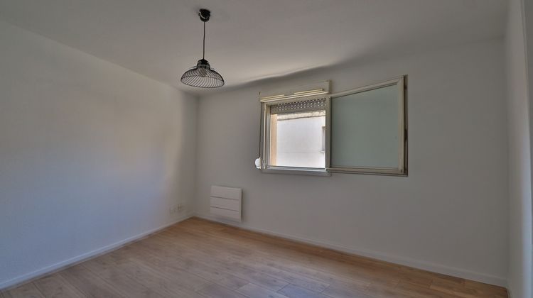 Ma-Cabane - Location Appartement Nîmes, 18 m²