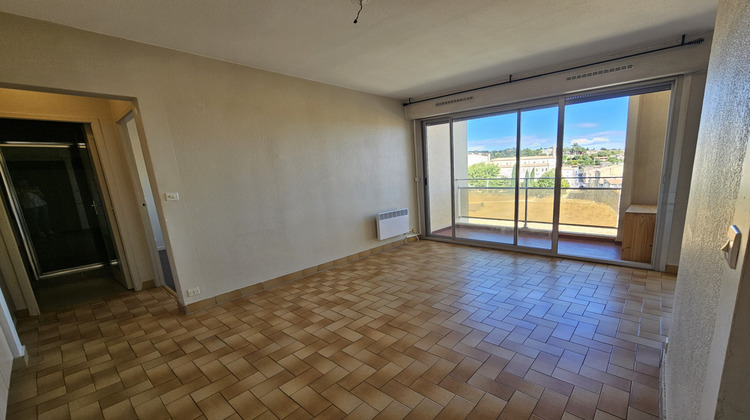 Ma-Cabane - Location Appartement Nîmes, 38 m²