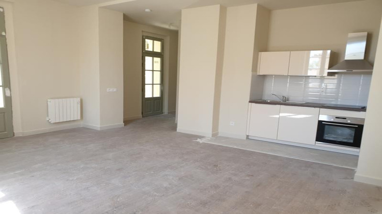 Ma-Cabane - Location Appartement NIMES, 64 m²