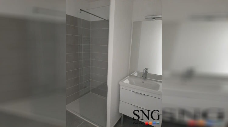 Ma-Cabane - Location Appartement Nîmes, 59 m²