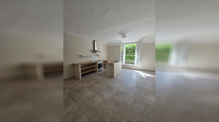 Ma-Cabane - Location Appartement NIMES, 70 m²