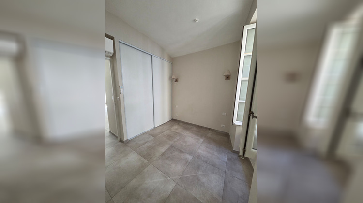 Ma-Cabane - Location Appartement NIMES, 70 m²