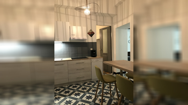 Ma-Cabane - Location Appartement Nîmes, 69 m²