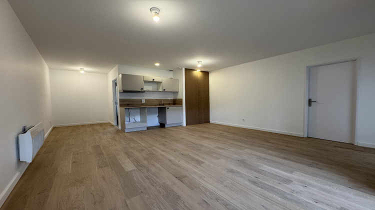 Ma-Cabane - Location Appartement NIMES, 32 m²