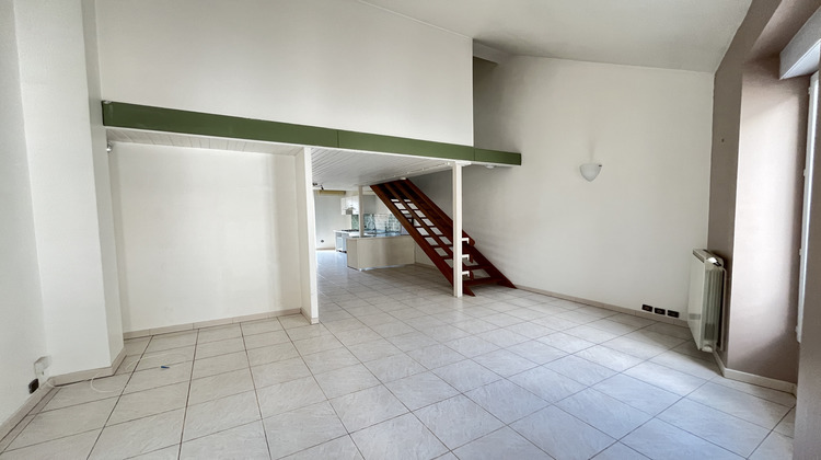 Ma-Cabane - Location Appartement Nîmes, 78 m²
