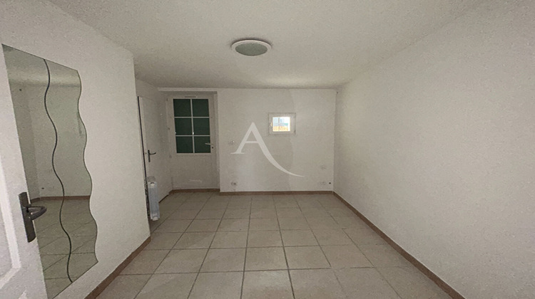 Ma-Cabane - Location Appartement NIMES, 32 m²