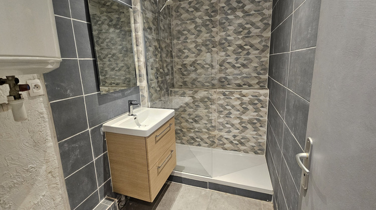 Ma-Cabane - Location Appartement Nîmes, 39 m²