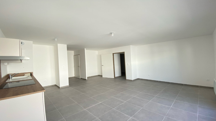 Ma-Cabane - Location Appartement Nîmes, 59 m²