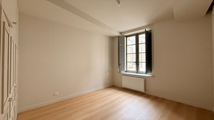 Ma-Cabane - Location Appartement NIMES, 64 m²