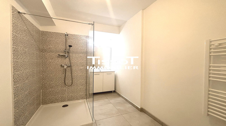 Ma-Cabane - Location Appartement Nîmes, 34 m²