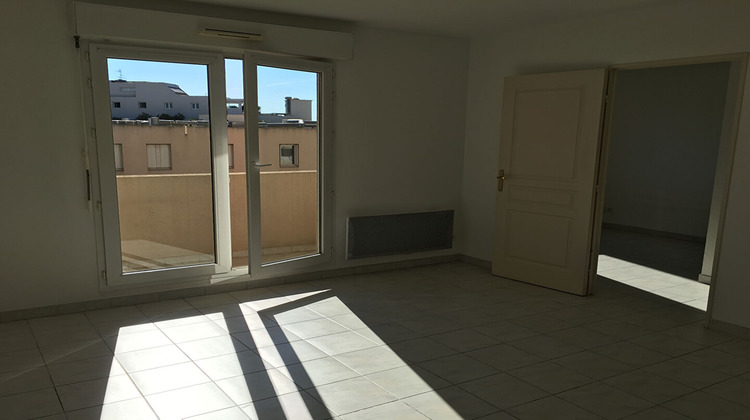 Ma-Cabane - Location Appartement NIMES, 32 m²