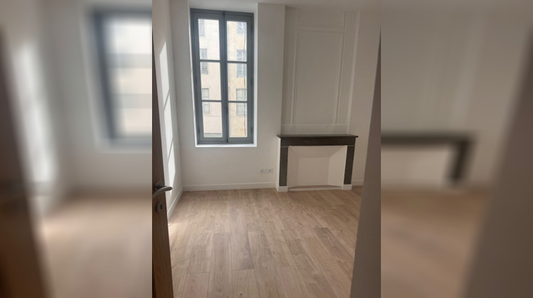 Ma-Cabane - Location Appartement NIMES, 75 m²