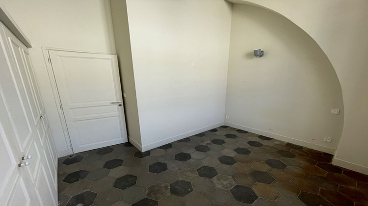 Ma-Cabane - Location Appartement NIMES, 80 m²