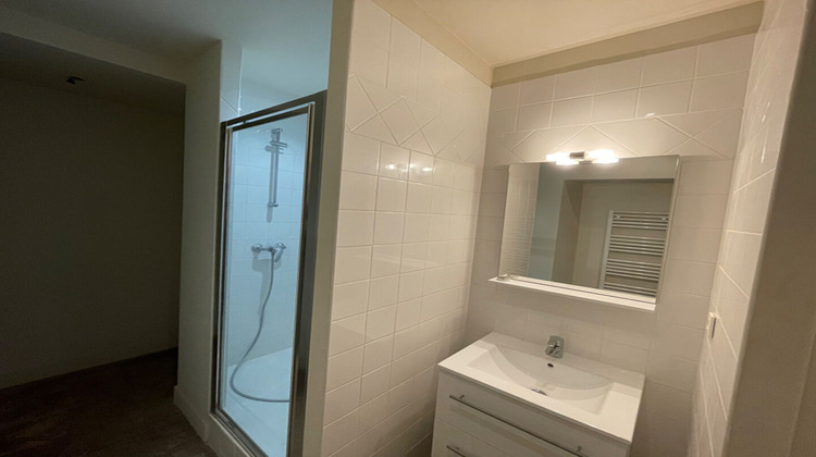 Ma-Cabane - Location Appartement NIMES, 28 m²