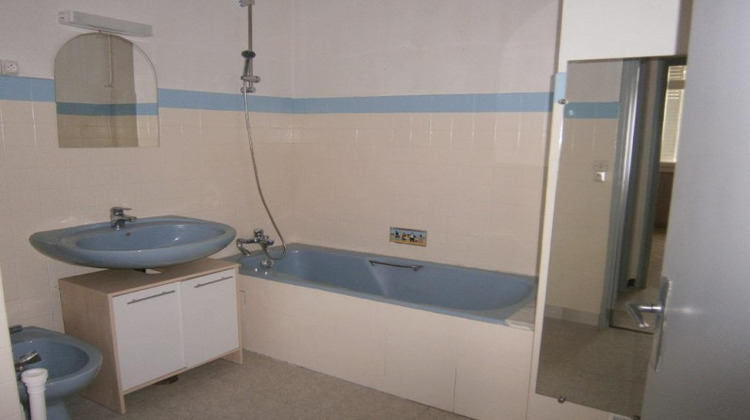 Ma-Cabane - Location Appartement NIMES, 74 m²