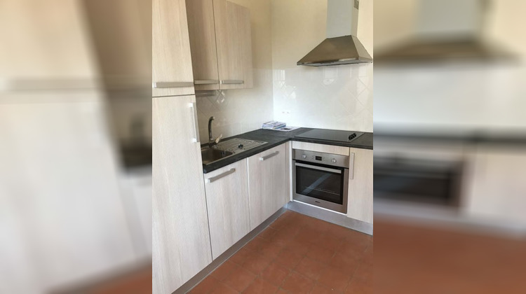 Ma-Cabane - Location Appartement NIMES, 27 m²