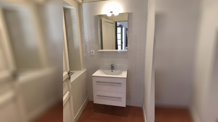 Ma-Cabane - Location Appartement NIMES, 27 m²