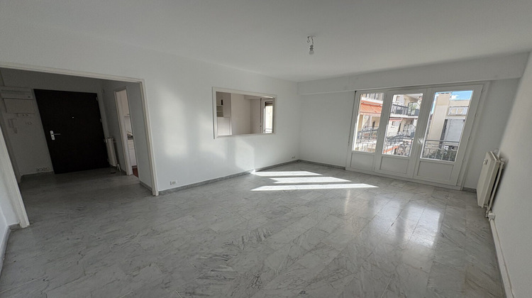 Ma-Cabane - Location Appartement NIMES, 68 m²