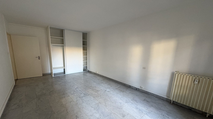 Ma-Cabane - Location Appartement NIMES, 68 m²