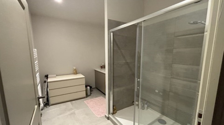 Ma-Cabane - Location Appartement NIMES, 66 m²