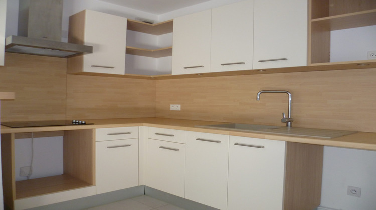 Ma-Cabane - Location Appartement Nîmes, 67 m²