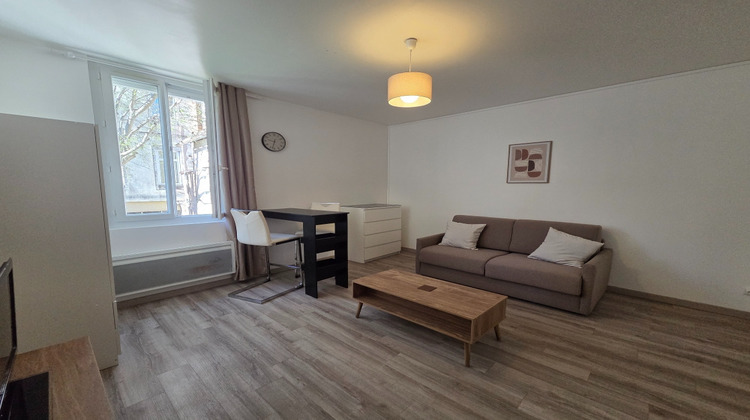 Ma-Cabane - Location Appartement NIMES, 23 m²