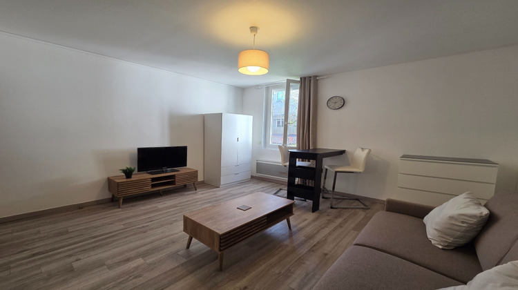Ma-Cabane - Location Appartement NIMES, 23 m²