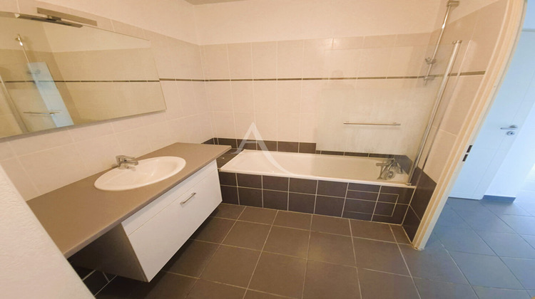 Ma-Cabane - Location Appartement NIMES, 43 m²