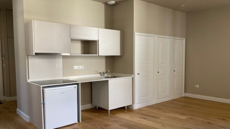 Ma-Cabane - Location Appartement NIMES, 29 m²
