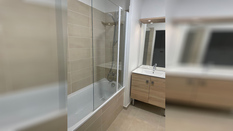 Ma-Cabane - Location Appartement NIMES, 60 m²