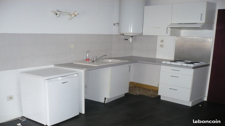 Ma-Cabane - Location Appartement NIMES, 28 m²